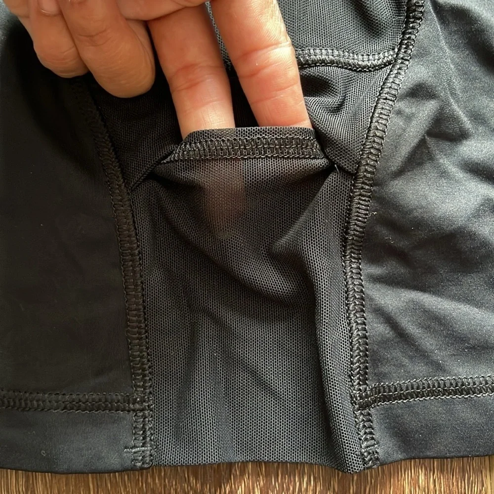 Lululemon sleeveless top 6